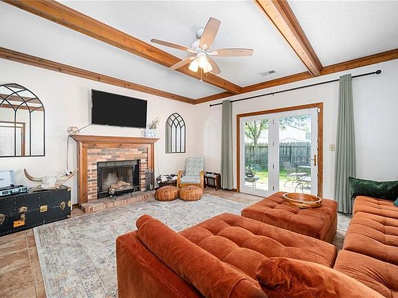 3rd image of 3096 Barberry Ln