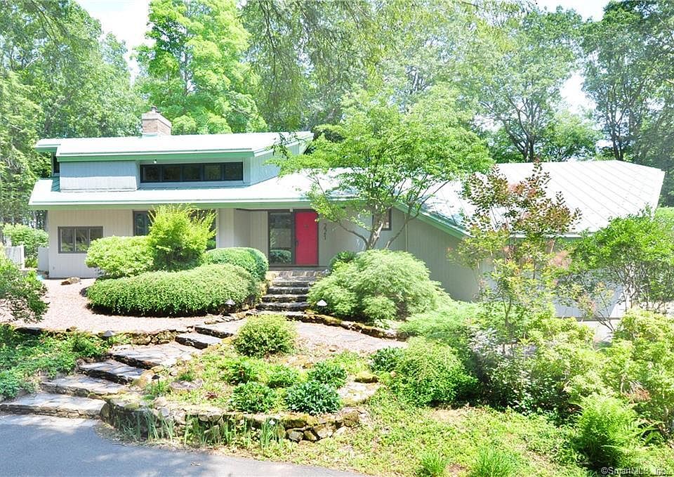 1st image of 221 Deercliff Rd