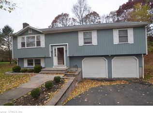 10 Vineyard Ln, East Haven, CT 06512