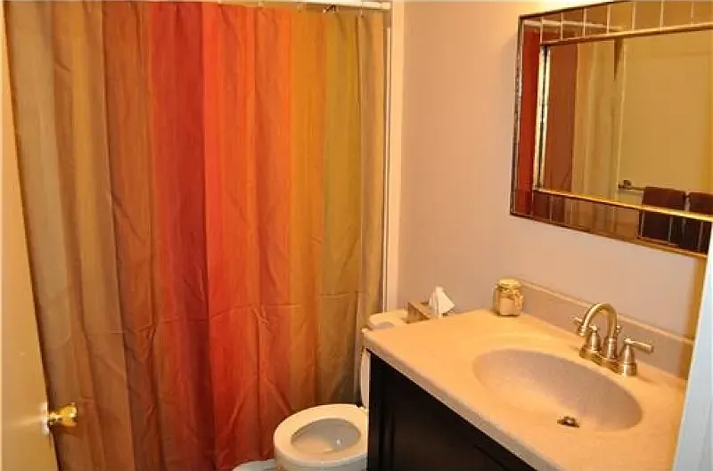 2 bed, 1052 sqft, $2,400 — Photo 4