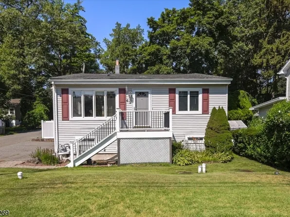 42 Lakeview Ave, Ringwood Boro, NJ 07456