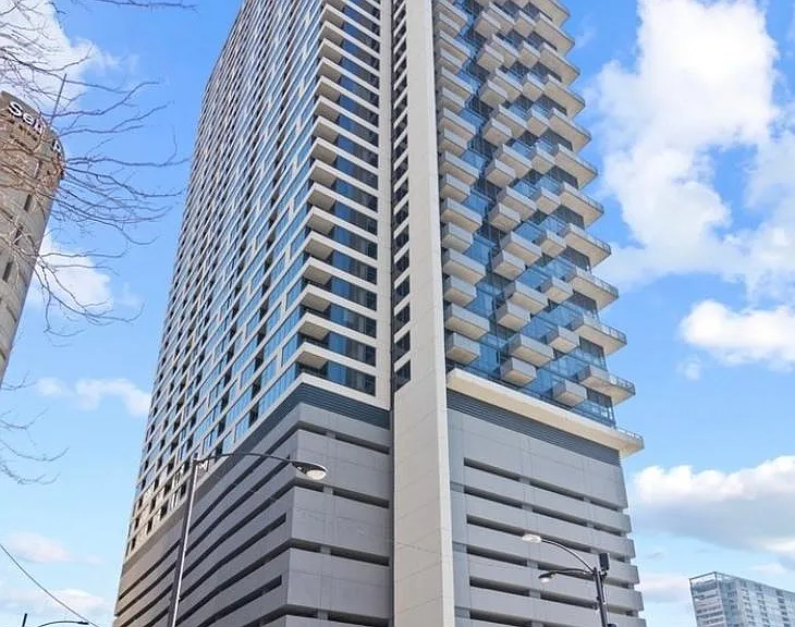 235 W Van Buren St #2116 — Photo 1