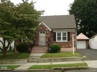 381 Goldenrod Ave, Bridgeport, CT 06606