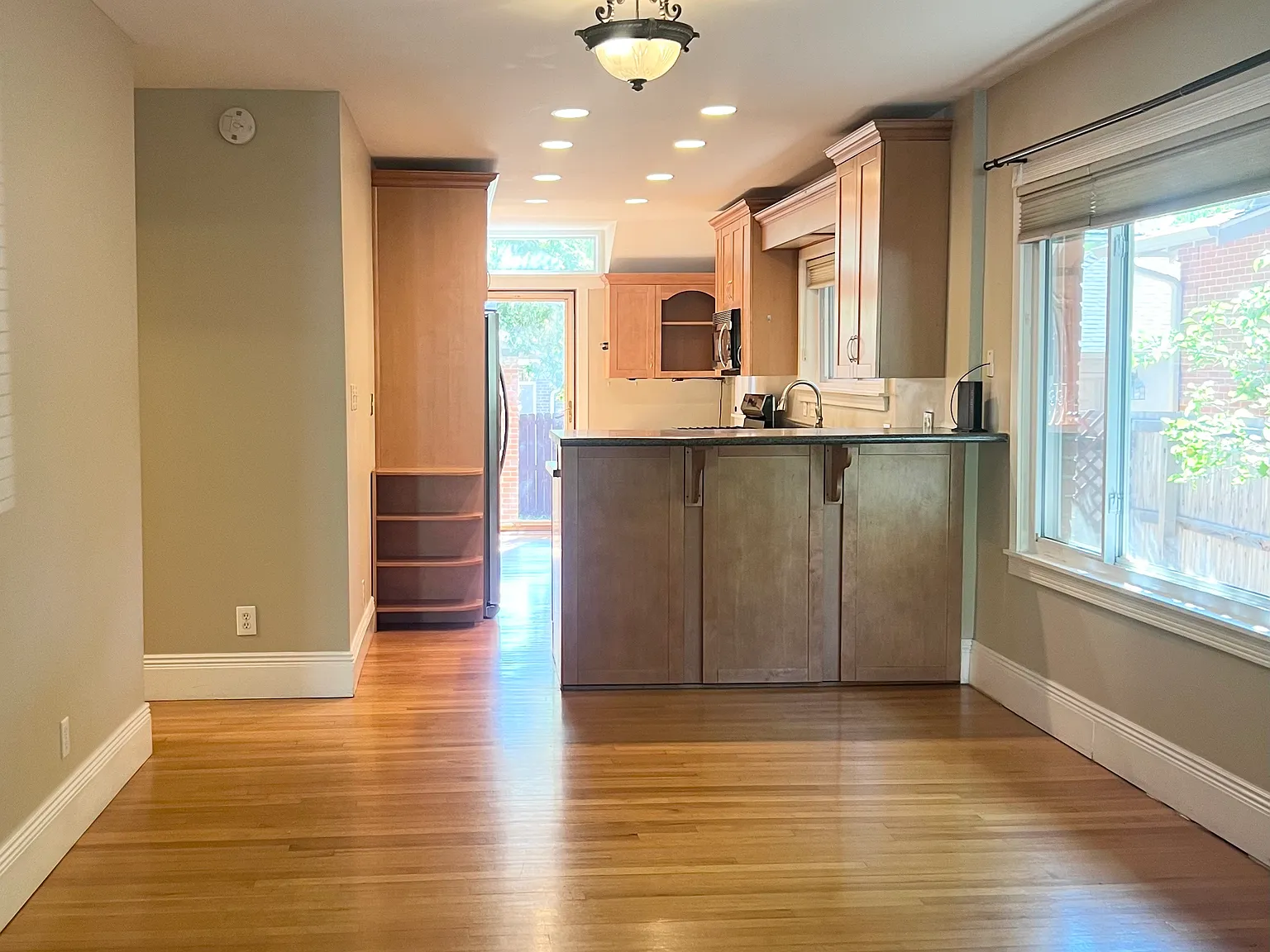 942 S Gaylord Street — Photo 4