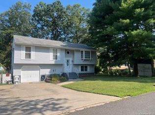 3 Wainscott Drive, Sound Beach, NY 11789