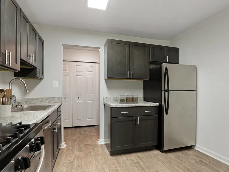 Annapolis Roads Apartments — Photo 15