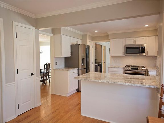 5th image of 106 Anglers Dr