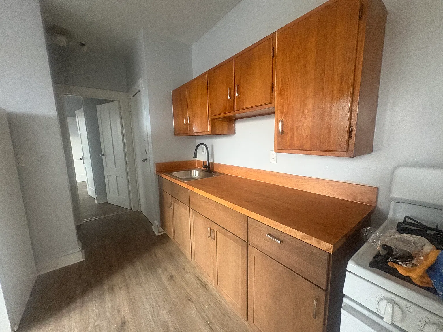 2 bed, 1100 sqft, $1,400 — Photo 1