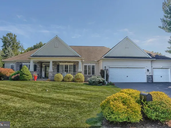 13 Springdale Way, Mechanicsburg, PA 17050