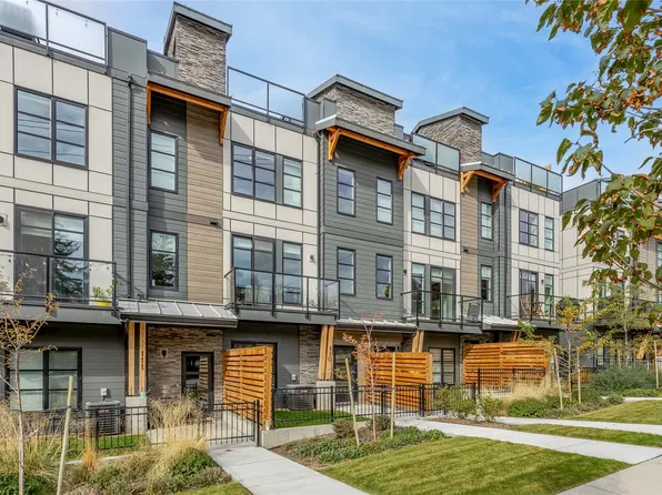 1455 Cara Glen Ct #110, Kelowna, BC V1V 0J9