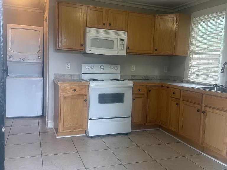 1276 Tinsley Ln — Photo 10