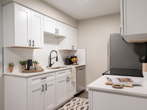 11239 N Pennsylvania Ave #301