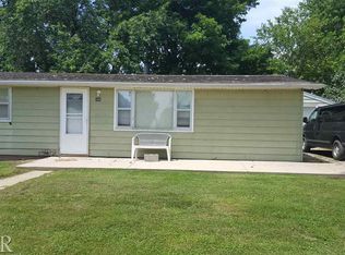 104 N Woodlawn St, Downs, IL 61736