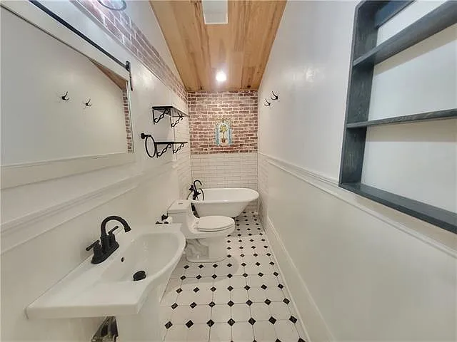 621 Elmira Ave — Photo 11