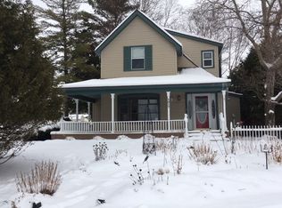 1317 Waukazoo Ave, Petoskey, MI 49770