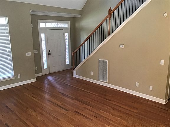 2nd image of 604 Oak Cove Ct