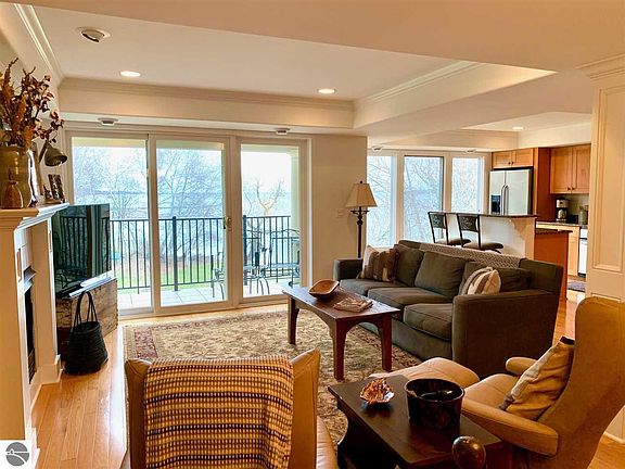 4th image of 712 N Dockside Cir Unit G6