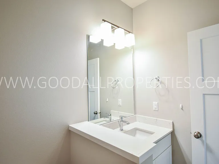 342 N Warrior Ln — Photo 8