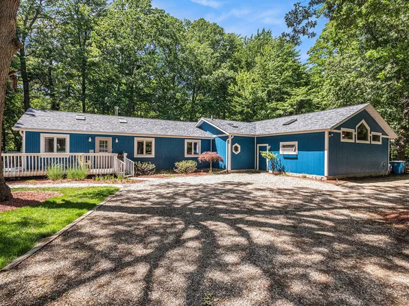 4160 Creek Dr, New Buffalo, MI 49117