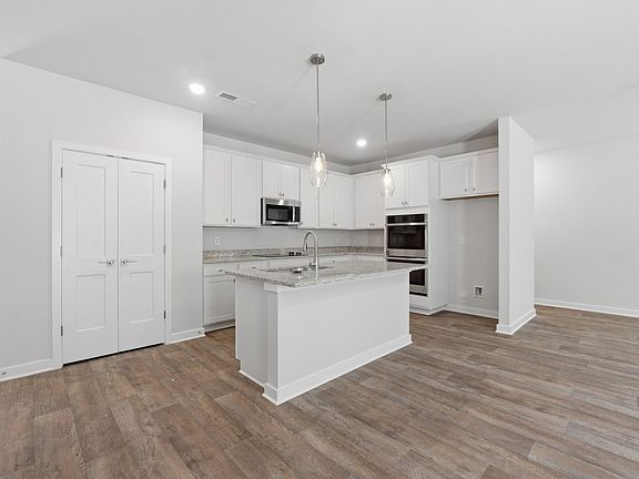 7th image of this home