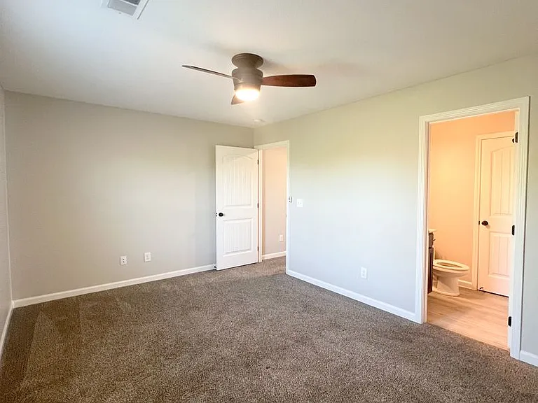 106 Smithson Ct — Photo 25