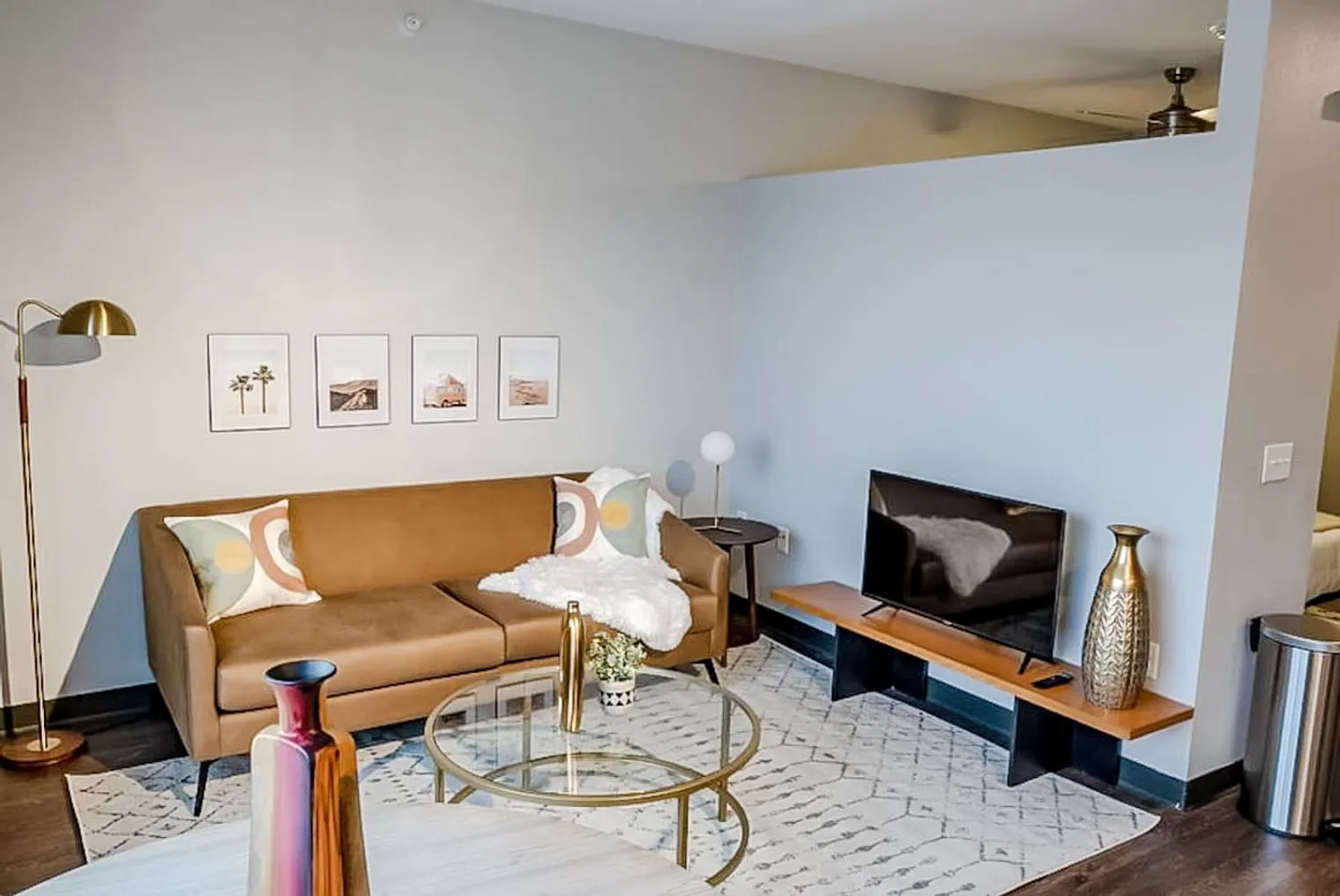 1 bed, 1.0 bath, $2,048 — Photo 2