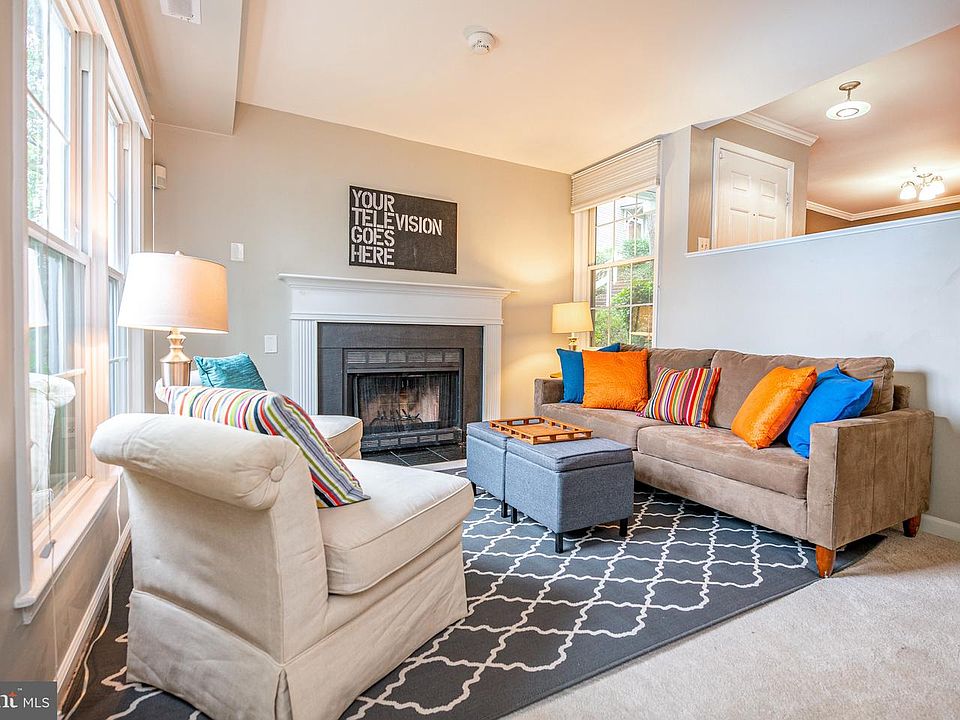 1st image of 2915 S Woodstock St #6