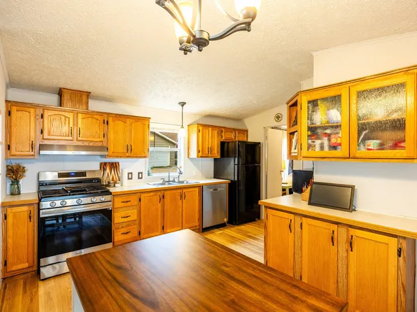 1034 Adair Ave, Sheridan, WY 82801