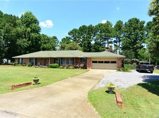 472 Ridgefield Dr, Wetumpka, AL 36093