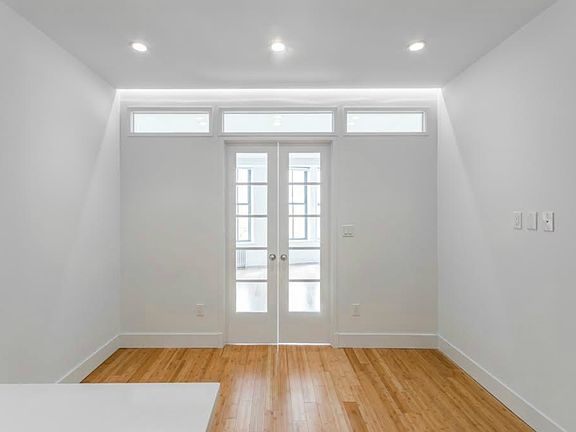 3rd image of 135 Christopher St APT 3B