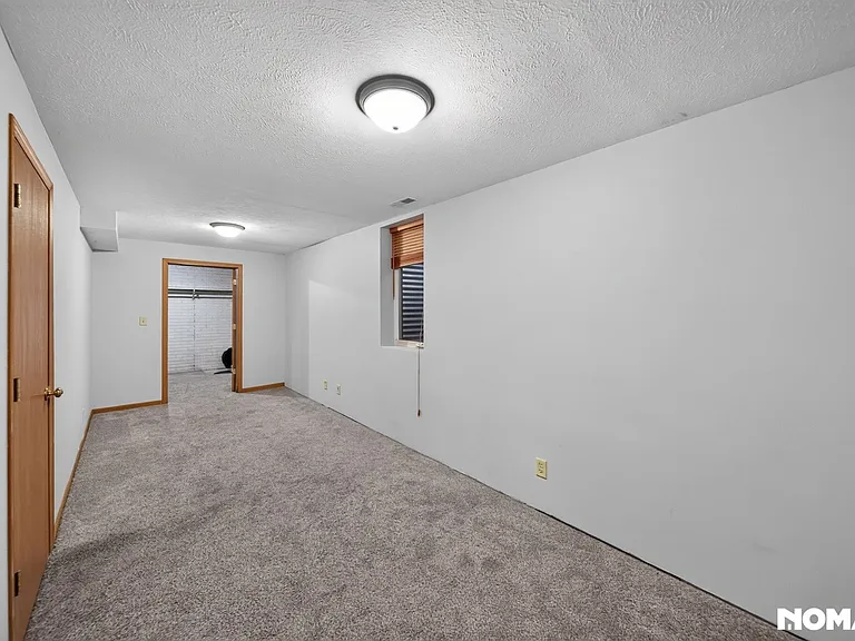 908 Newport Blvd — Photo 15