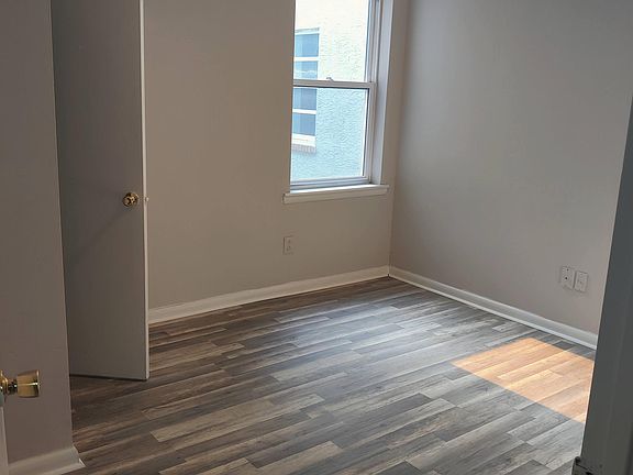 5th image of 884 N 42nd St APT 1