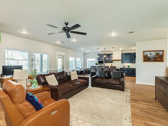 2nd image of 2 Greystone Ct