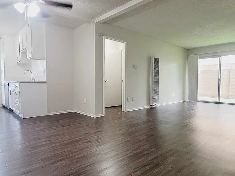 14101 Browning — Photo 17