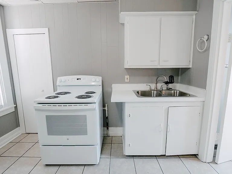 9230 Reading Rd #8 — Photo 3