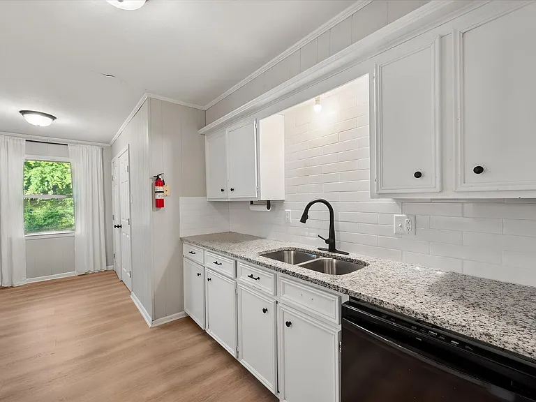 2604 Fairmont Cir — Photo 15