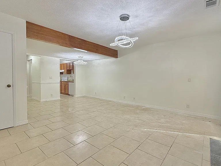 727 S Main St #107 — Photo 11