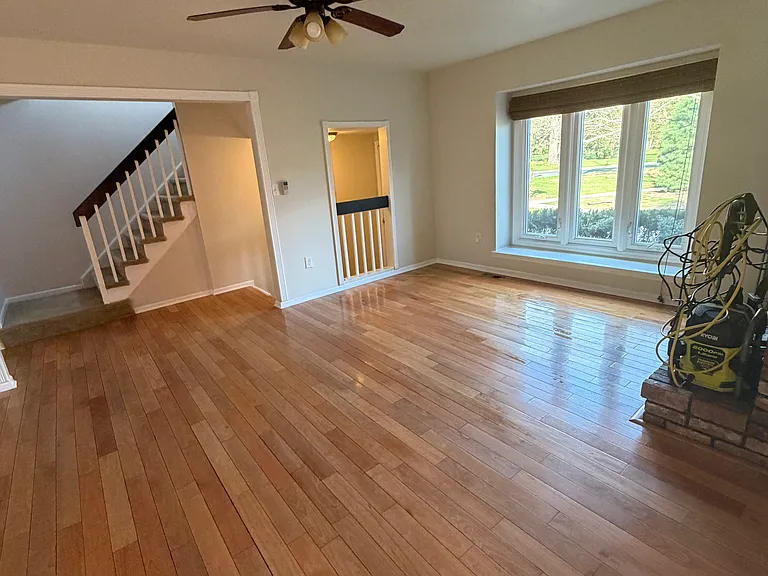 85 Riverbend Dr — Photo 3