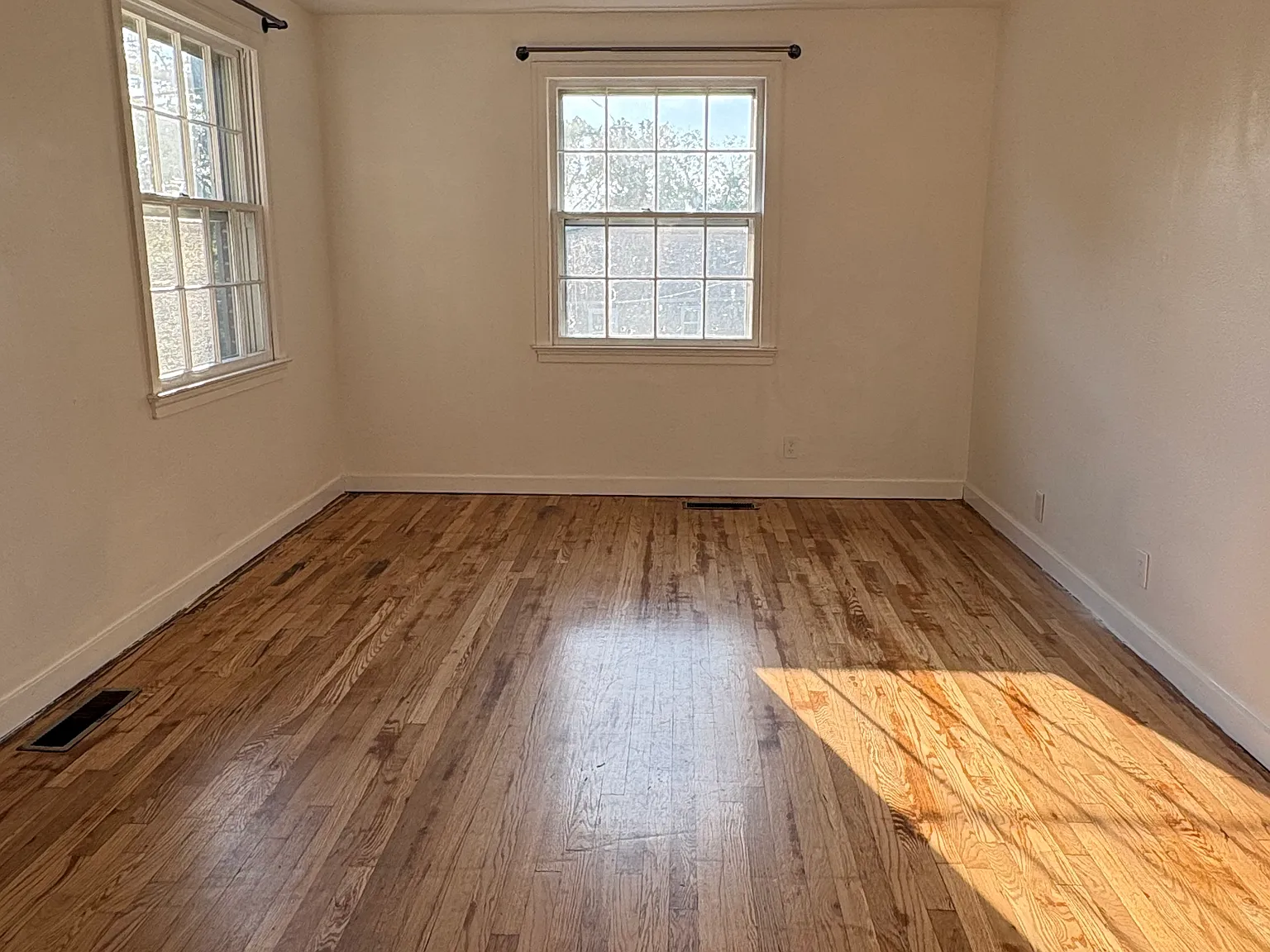 2 bed, 984 sqft, $2,000 — Photo 4