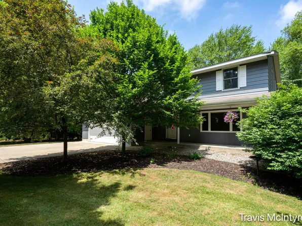 8435 Whispering Pine Ct, Zeeland, MI 49464