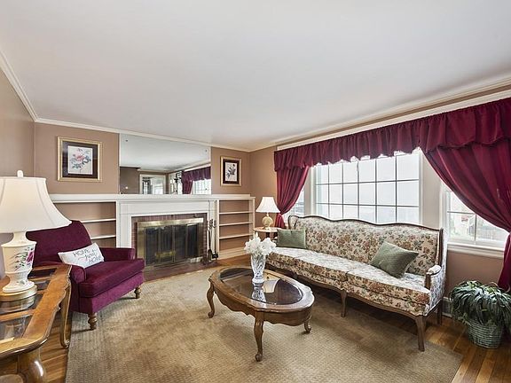 5th image of 78 Great Hill Dr