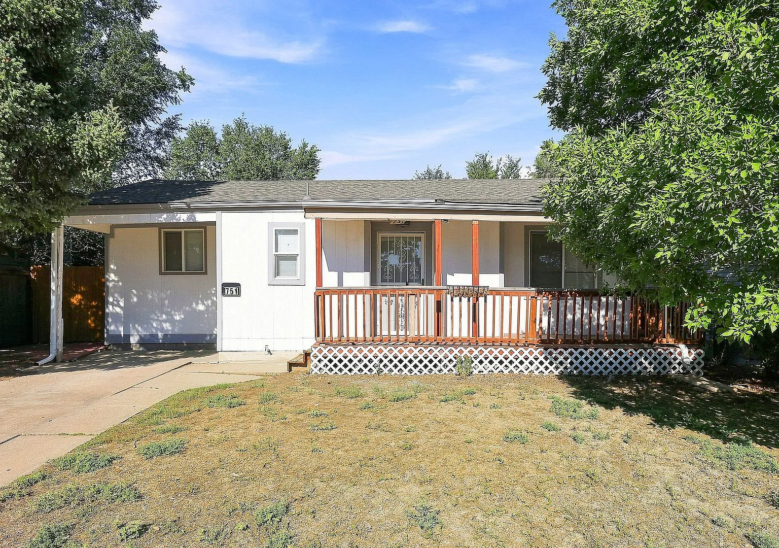 $0 Deposit Option! Cozy 2 Bed 1 Bath Home With Office In Villa Park — Photo 1
