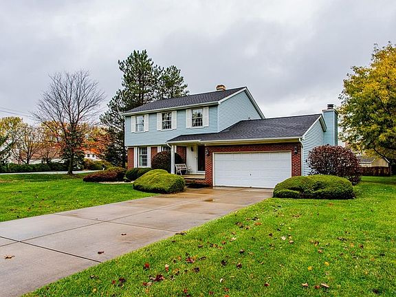 3rd image of 10 Dutchmill Dr