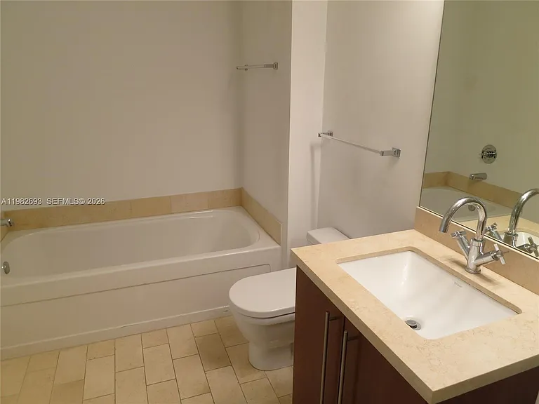 1111 SW 1st Ave #1118 — Photo 16