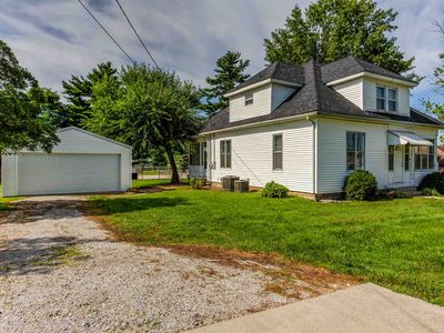 106 E Locust St, Dale, IN, 47523