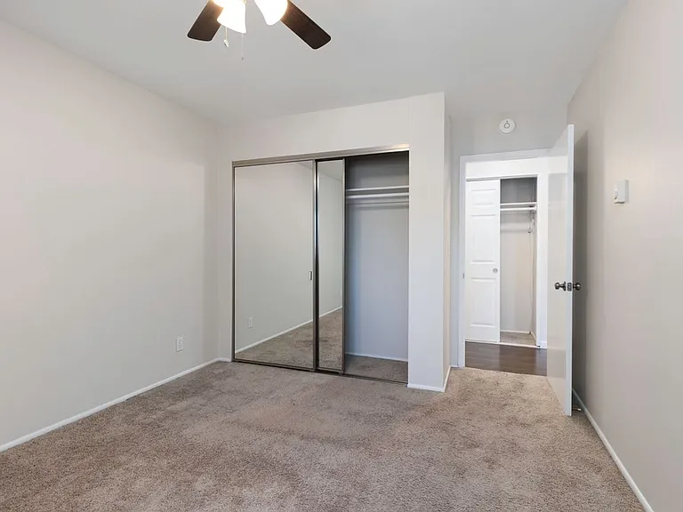 Cordova Apartments — Photo 65