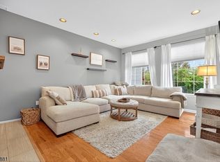76 Witherspoon Ct, Morristown, NJ 07960