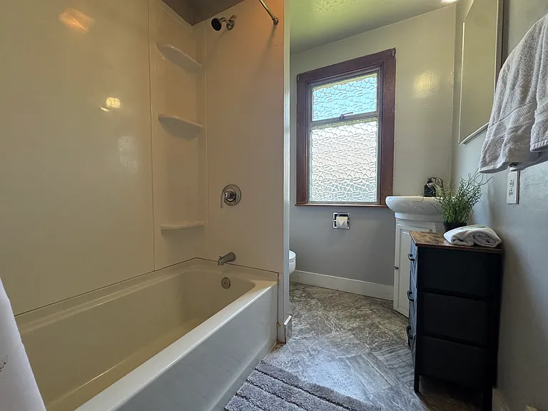 1011 S Donovan St — Photo 7