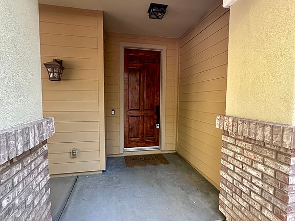 4th image of 15414 W Dahlia Dr