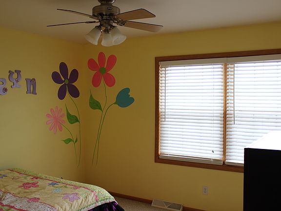 2nd image of 350 Emerald Hills Dr